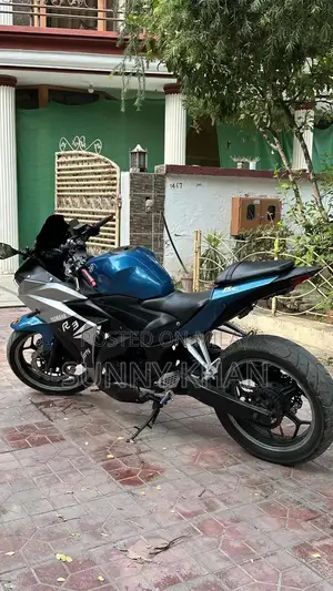 Yamaha R3 Sport Motorcycle - 250cc Single-Cylinder Replica