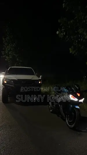 Yamaha R3 Sport Motorcycle - 250cc Single-Cylinder Replica