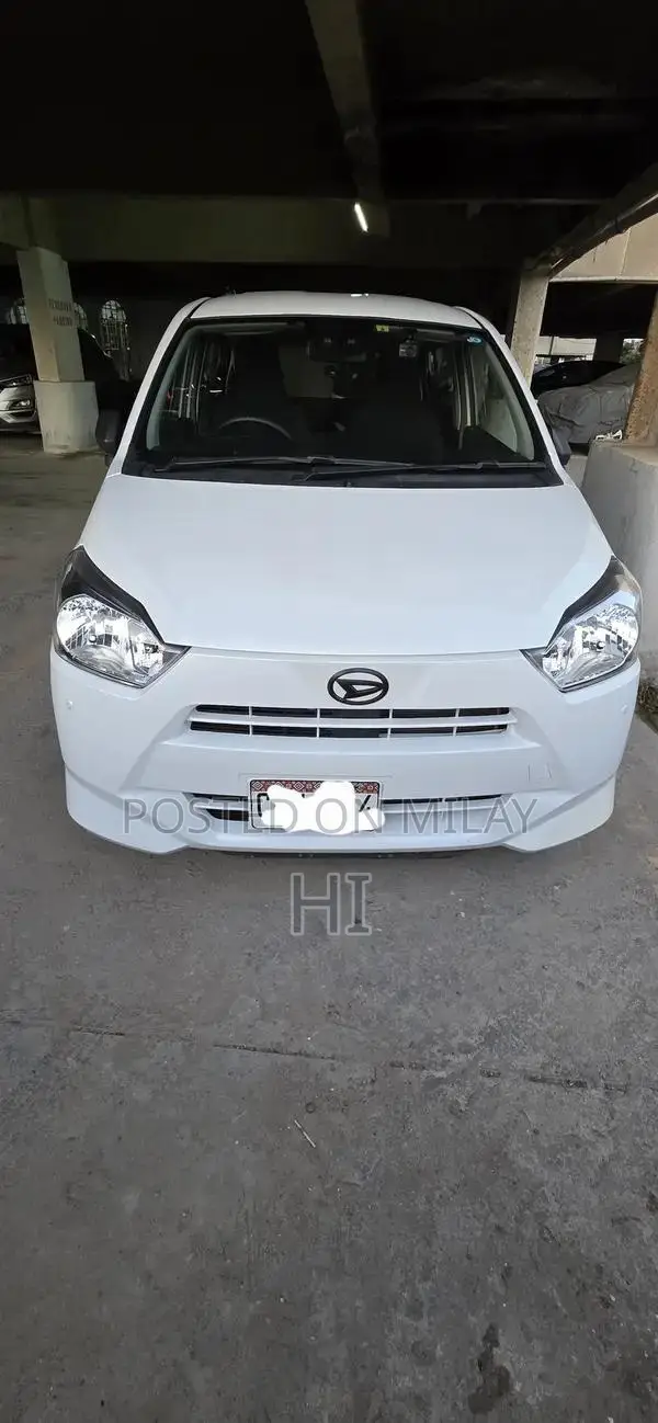 MiRA LSA3 Pearl White Compact Sedan