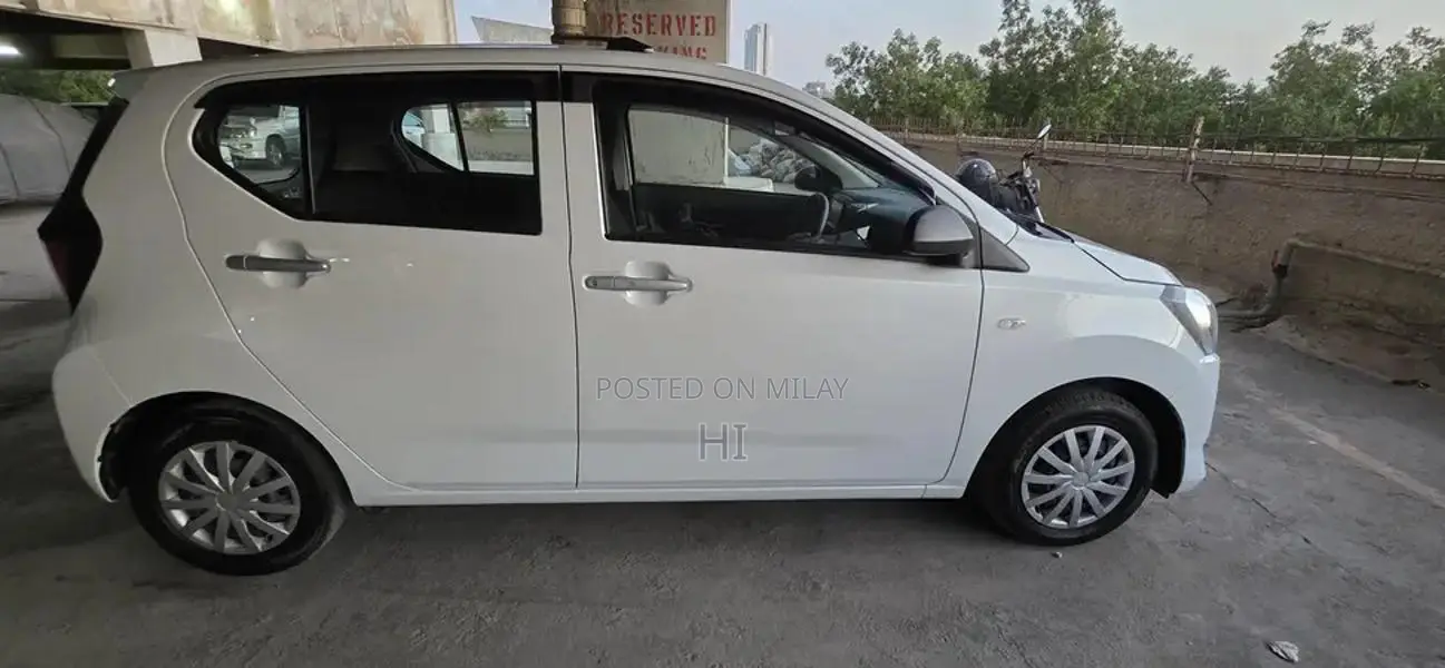 MiRA LSA3 Pearl White Compact Sedan