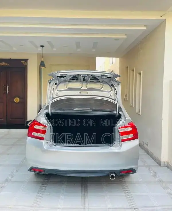 Honda City 2018 Sedan - Smooth Performance Compact Car