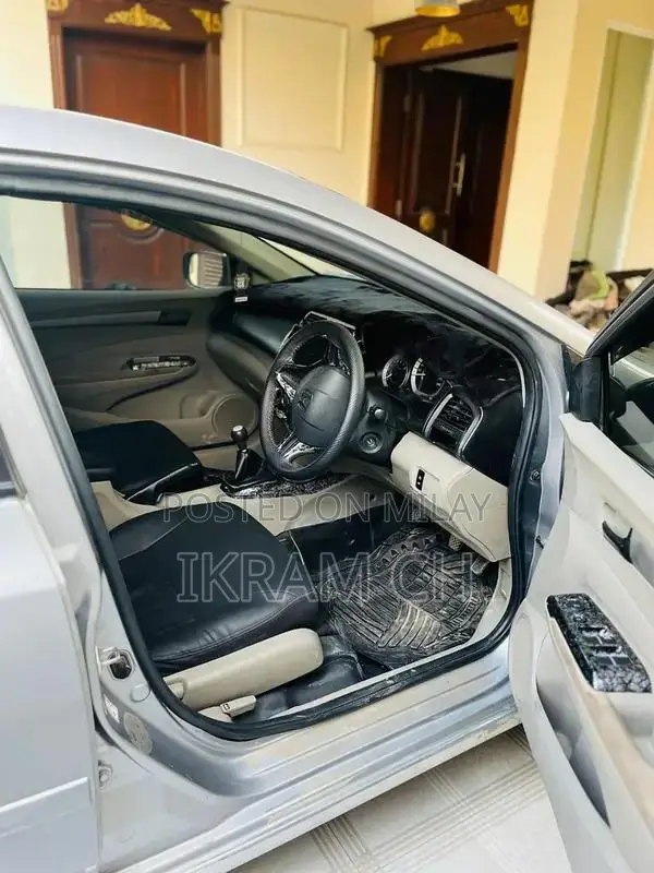 Honda City 2018 Sedan - Smooth Performance Compact Car