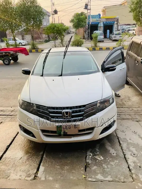 Honda City 1.5 Aspire Manual Sedan - 2014 Model