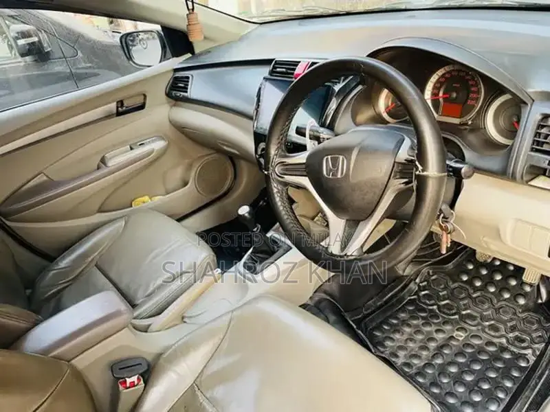 Honda City 1.5 Aspire Manual Sedan - 2014 Model