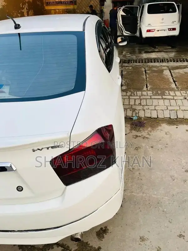 Honda City 1.5 Aspire Manual Sedan - 2014 Model