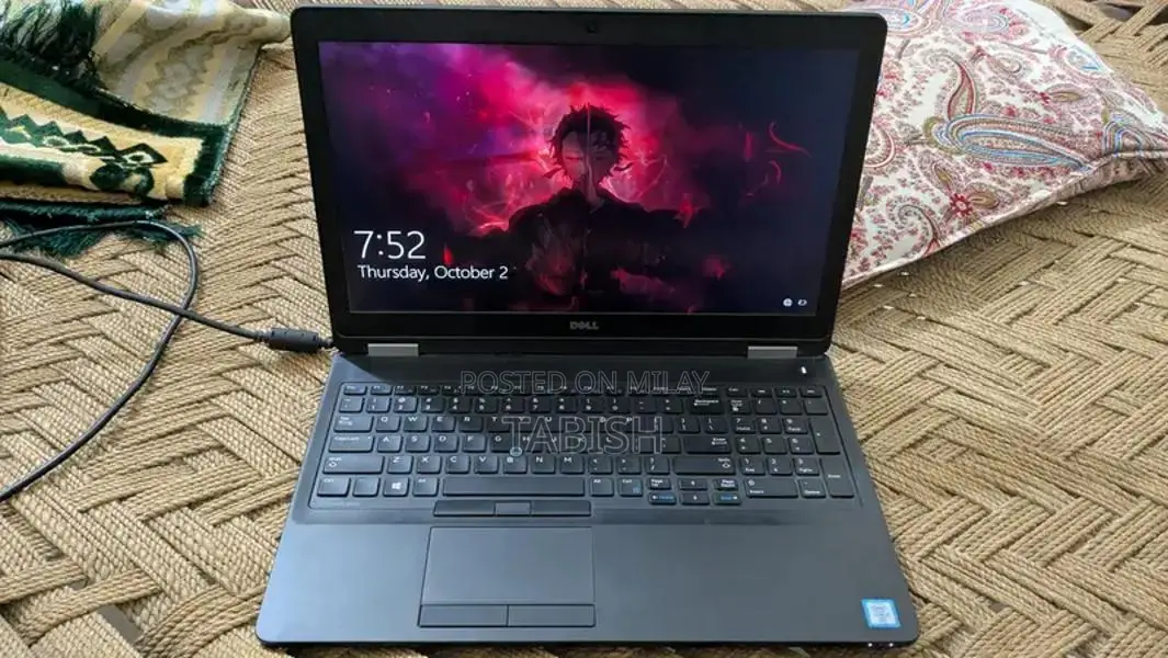 HP Laptop i7-6820HQ 8GB RAM 256GB SSD AMD R7 Graphics