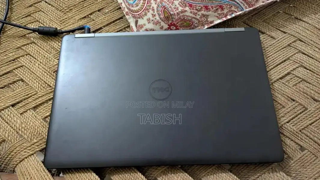 HP Laptop i7-6820HQ 8GB RAM 256GB SSD AMD R7 Graphics