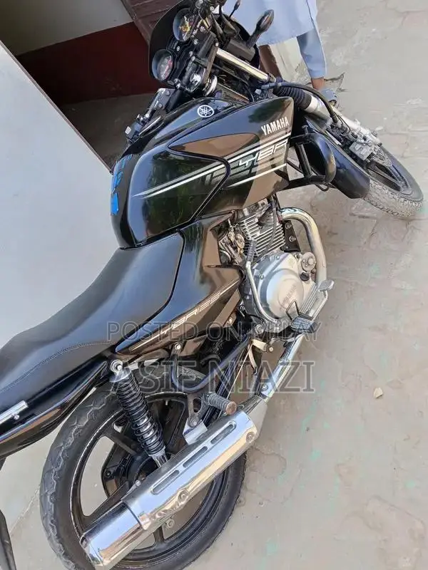 Yamaha YBR 125 Motorcycle - Sports Handle Edition