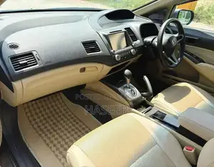 Honda Civic Oriel Prosmatic Sedan 2011