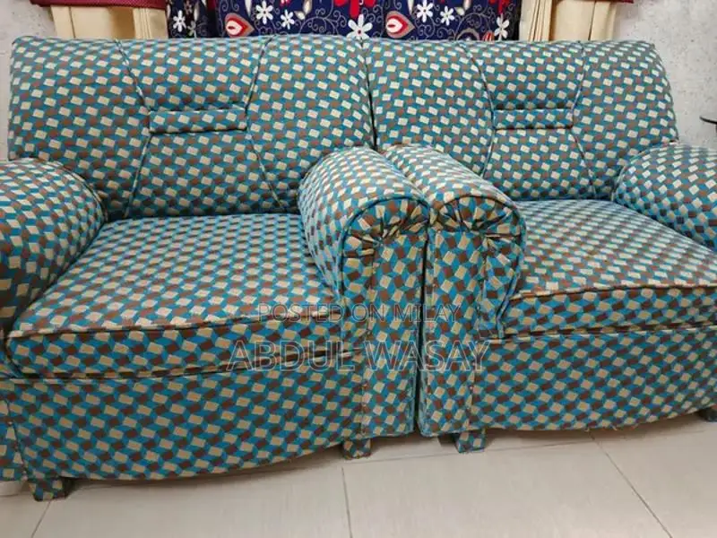 5-Seater Living Room Sofa in Good Condition