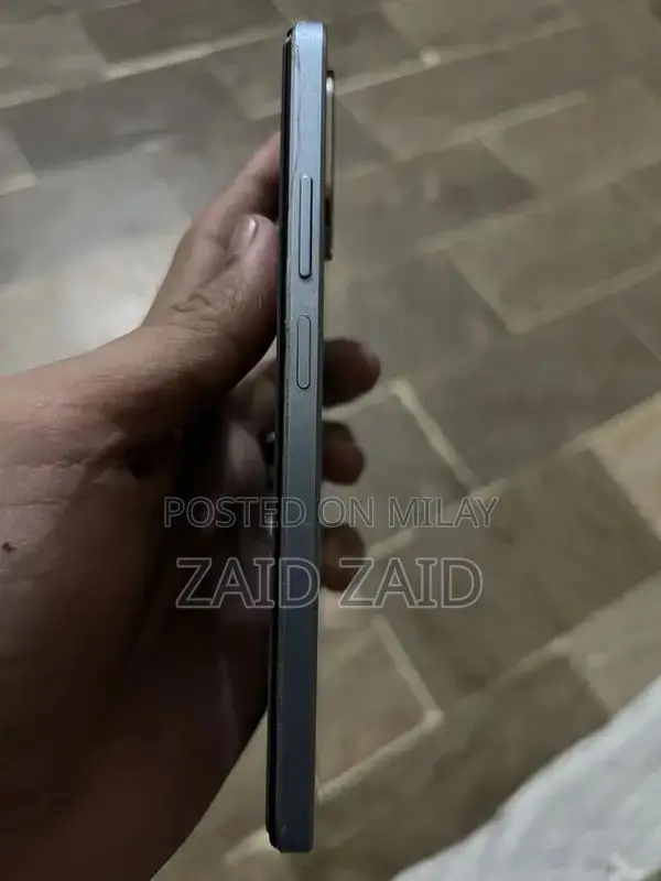 Oppo A18 Budget Smartphone with 4GB RAM and 64GB Storage