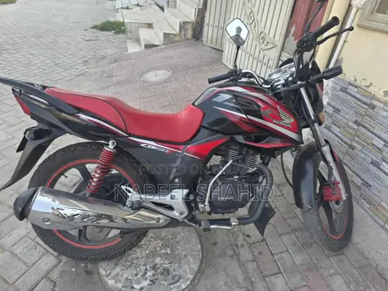 Honda CB 150 F Motorcycle - 2018 Black & Red Model