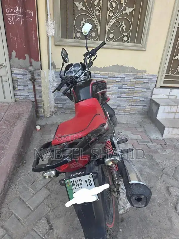 Honda CB 150 F Motorcycle - 2018 Black & Red Model