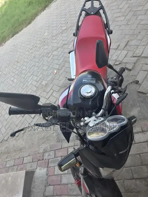 Honda CB 150 F Motorcycle - 2018 Black & Red Model