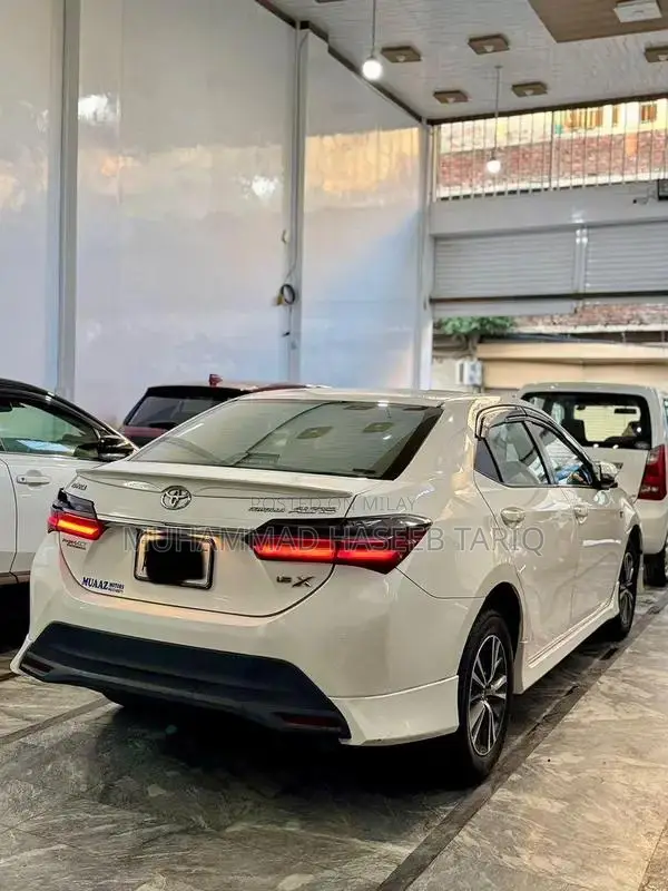 Toyota Corolla Altis 1.6 X Automatic Sedan