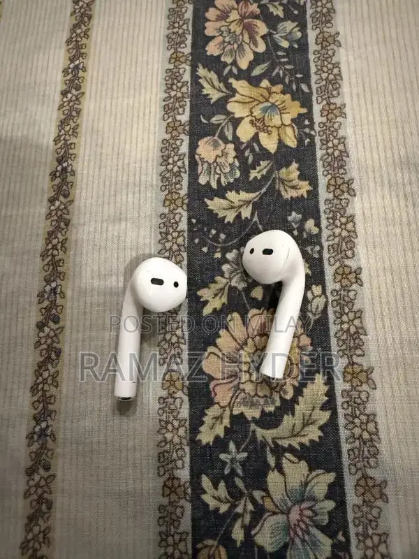 Apple AirPods 2nd Generation Wireless Earbuds