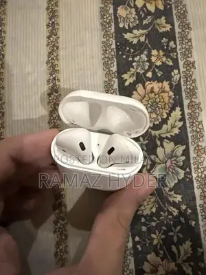 Apple AirPods 2nd Generation Wireless Earbuds