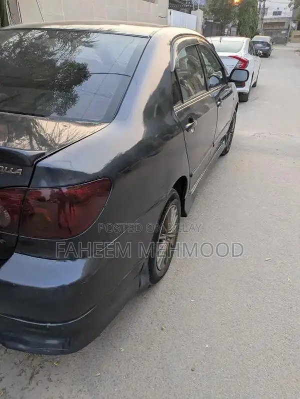 Toyota Corolla SE Automatic Saloon - Sporty Japanese Rim Edition