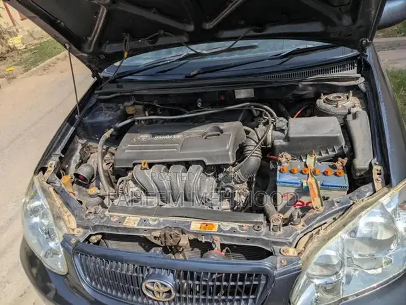 Toyota Corolla SE Automatic Saloon - Sporty Japanese Rim Edition