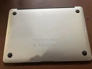 Apple MacBook Air 13-inch Laptop (2017 Model)