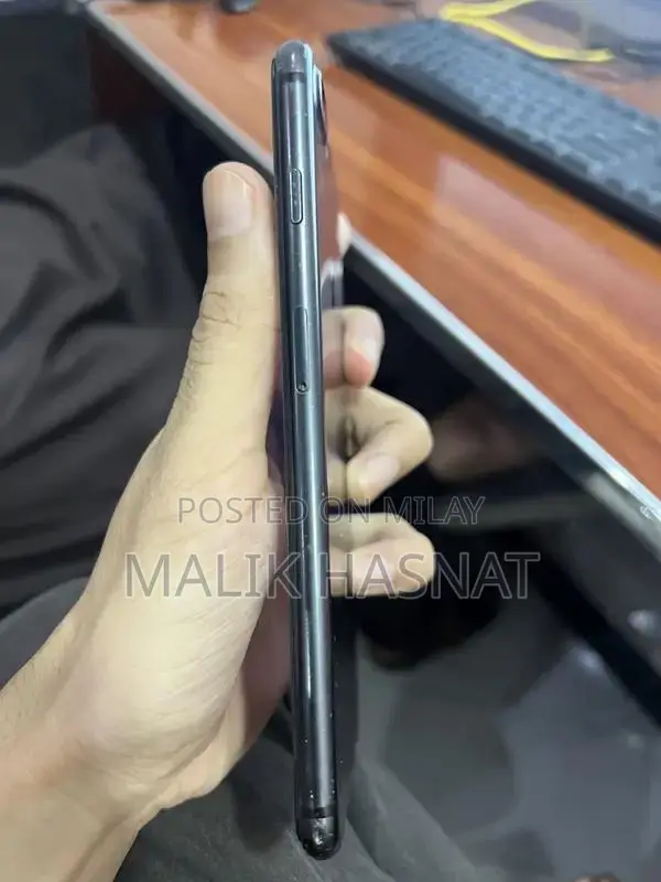 Apple iPhone 7 Plus 128GB Jet Black Smartphone