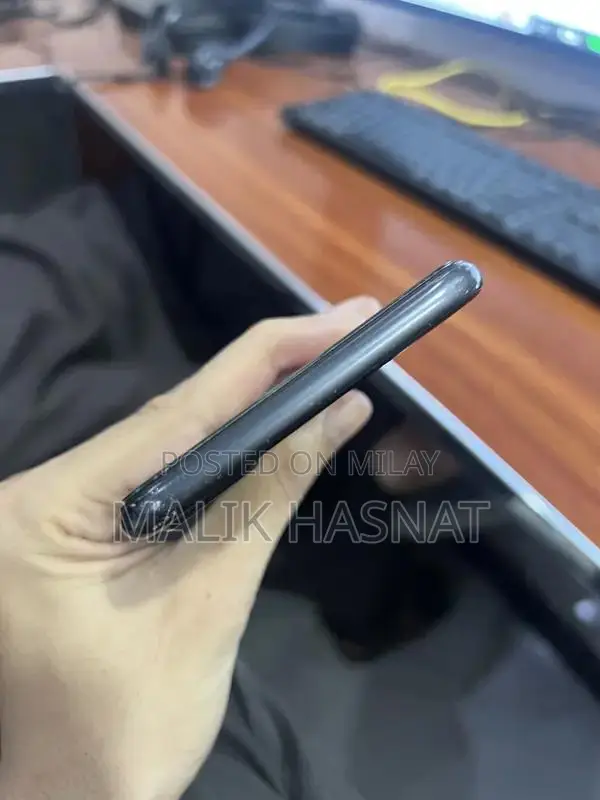 Apple iPhone 7 Plus 128GB Jet Black Smartphone