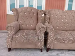 Photo - Spacious 5-Seater High Back Sofa in Clean Condition