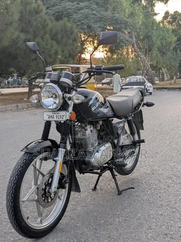 Suzuki GS 150 SE Black Motorcycle 2022 Model