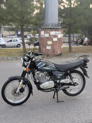Suzuki GS 150 SE Black Motorcycle 2022 Model