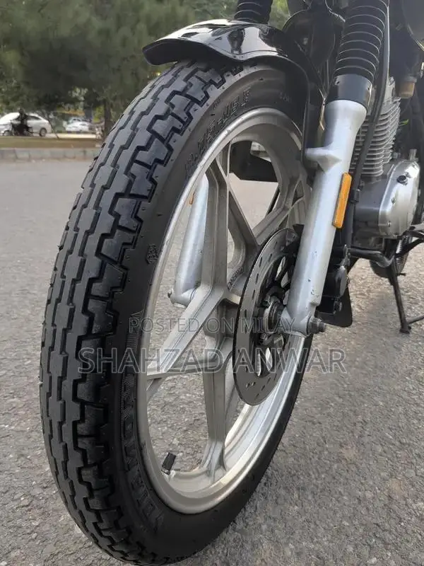 Suzuki GS 150 SE Black Motorcycle 2022 Model