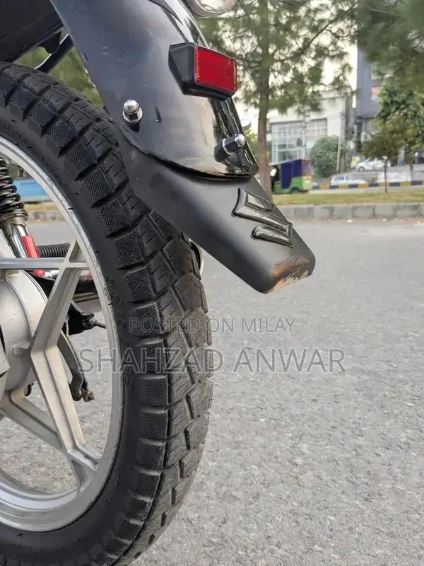 Suzuki GS 150 SE Black Motorcycle 2022 Model