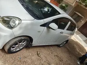 Photo - Toyota Pixis Mira Memorial Package Compact Hatchback