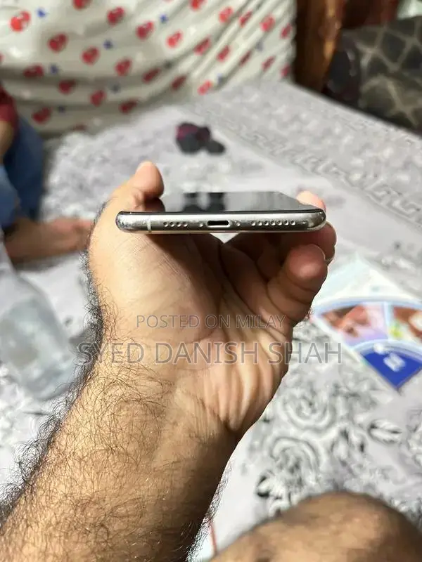 Apple iPhone XS Max 256GB Unlocked Smartphone