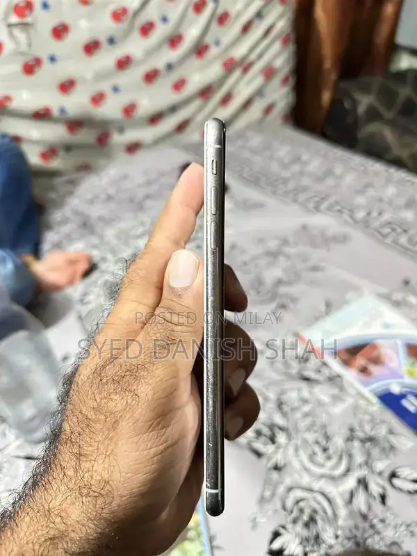 Apple iPhone XS Max 256GB Unlocked Smartphone