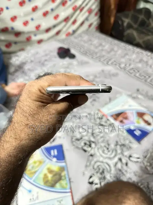 Apple iPhone XS Max 256GB Unlocked Smartphone