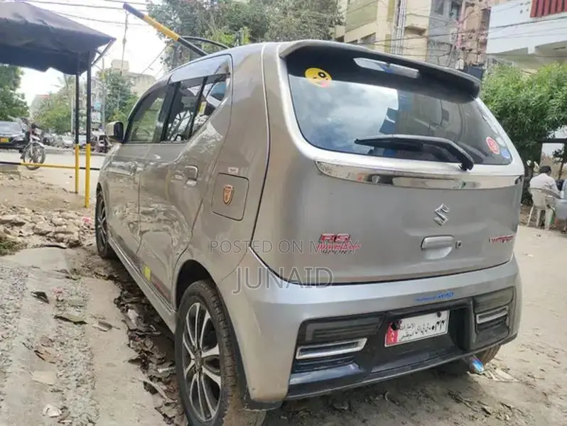 Suzuki Alto Compact Hatchback - Efficient Urban Driving Solution