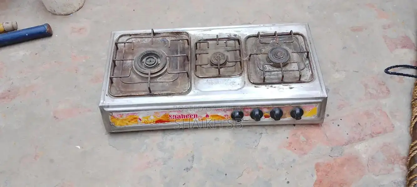 Used Kitchen Stove in Good Condition