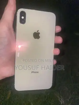Pre-Owned iPhone XS Max with Rose Gold Border and 98% Battery