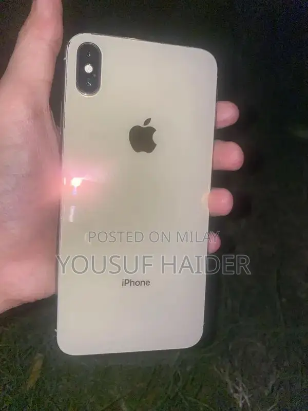 Pre-Owned iPhone XS Max with Rose Gold Border and 98% Battery