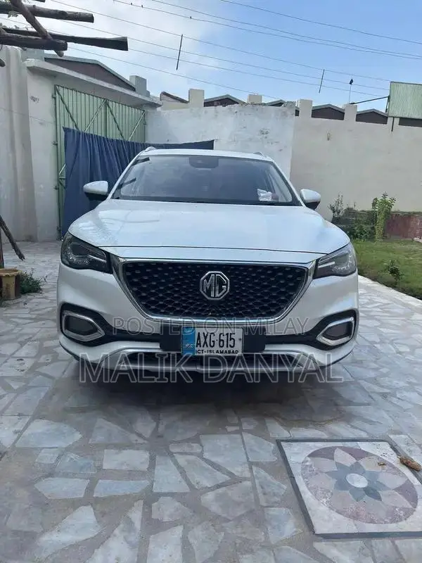 MG HS Crossover SUV - Low Mileage Well-Maintained Vehicle