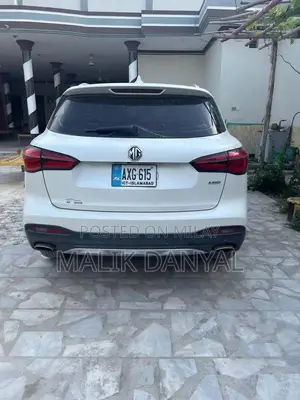 MG HS Crossover SUV - Low Mileage Well-Maintained Vehicle