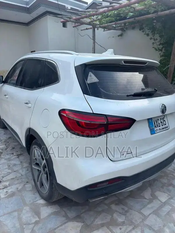 MG HS Crossover SUV - Low Mileage Well-Maintained Vehicle