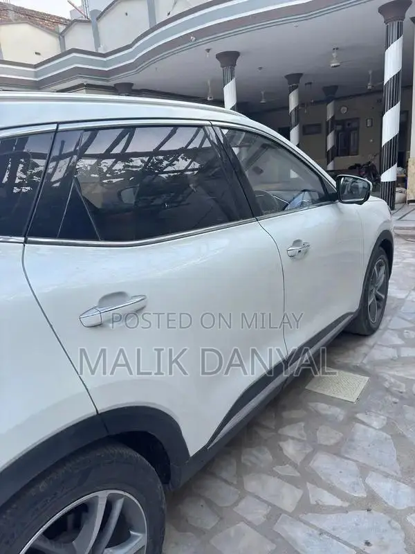 MG HS Crossover SUV - Low Mileage Well-Maintained Vehicle