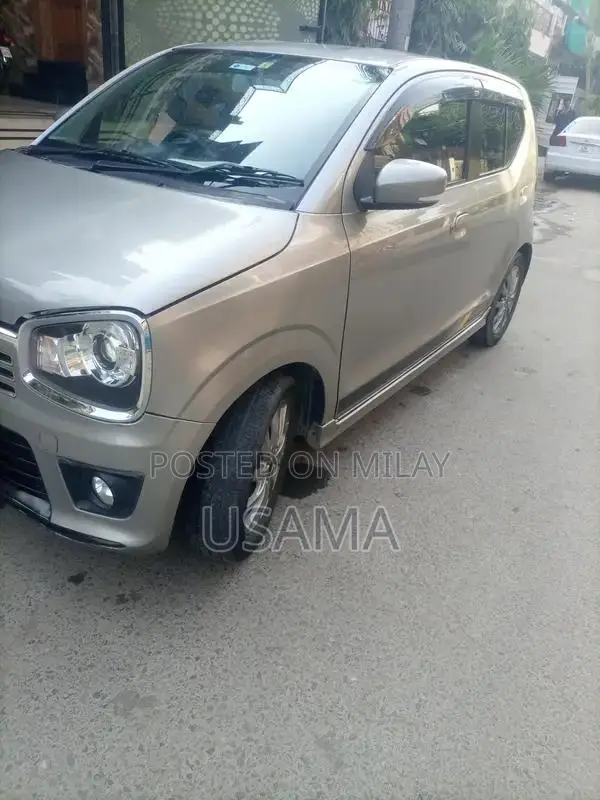 Alto Compact 2-Door Shower Vehicle Clean and Ready