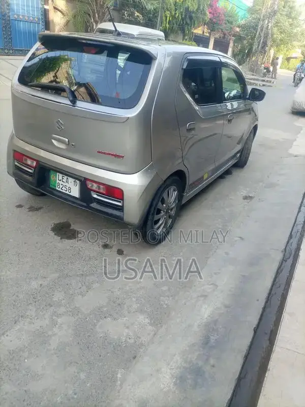 Alto Compact 2-Door Shower Vehicle Clean and Ready