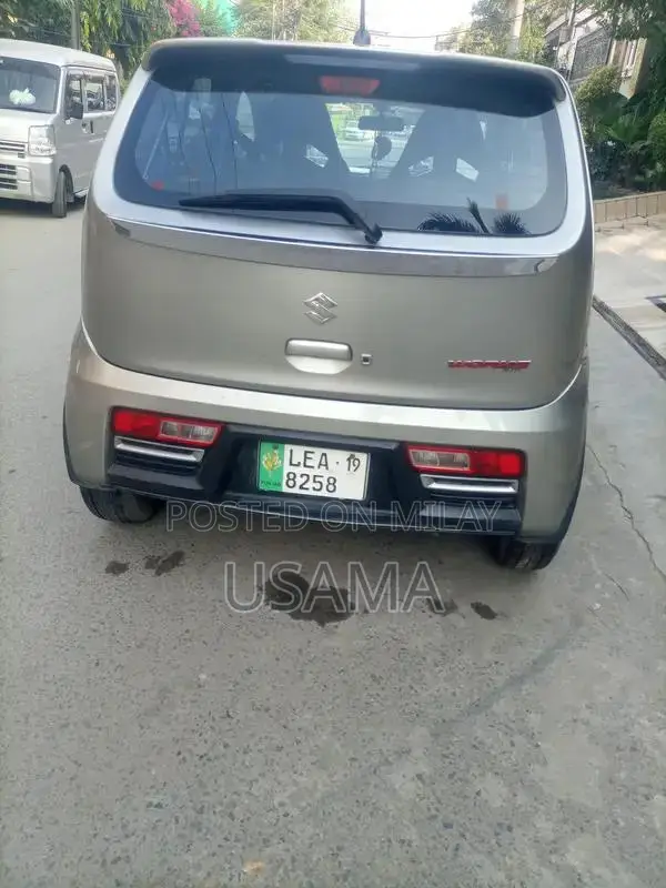 Alto Compact 2-Door Shower Vehicle Clean and Ready