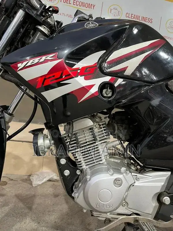 YBR 125 Motorcycle 2017 - Pristine Condition, Low Mileage