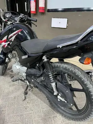 YBR 125 Motorcycle 2017 - Pristine Condition, Low Mileage