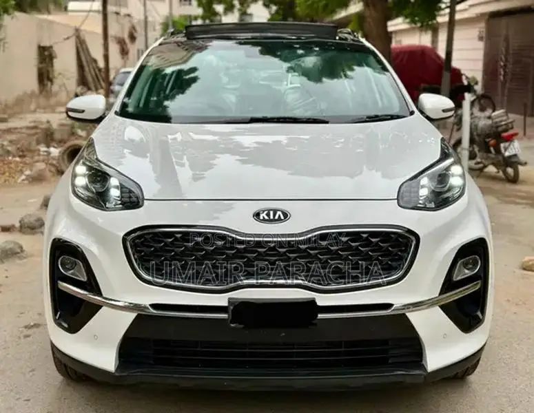 Kia Sportage AWD - Brand New Condition, Spotless Exterior