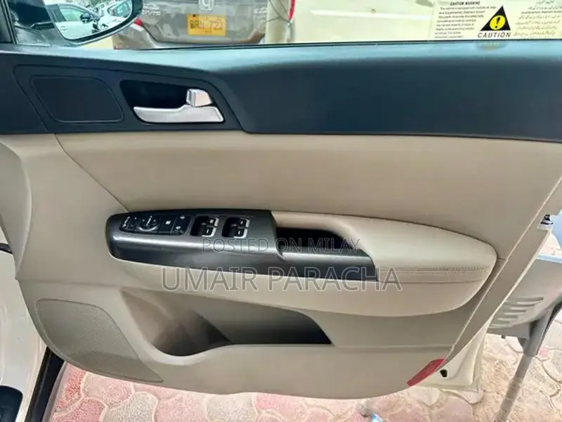 Kia Sportage AWD - Brand New Condition, Spotless Exterior